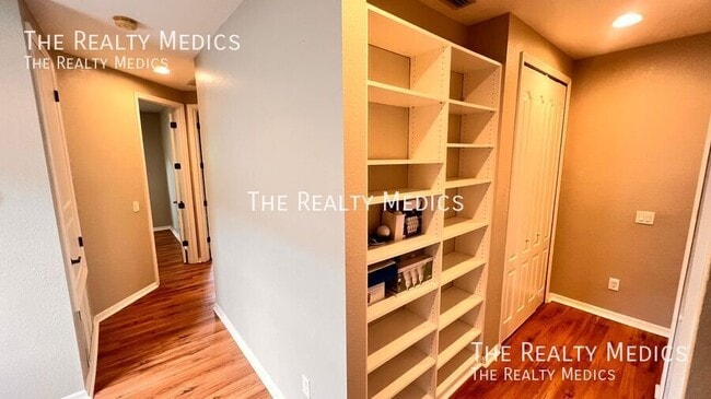 Building Photo - 1900 Garden Sage Dr