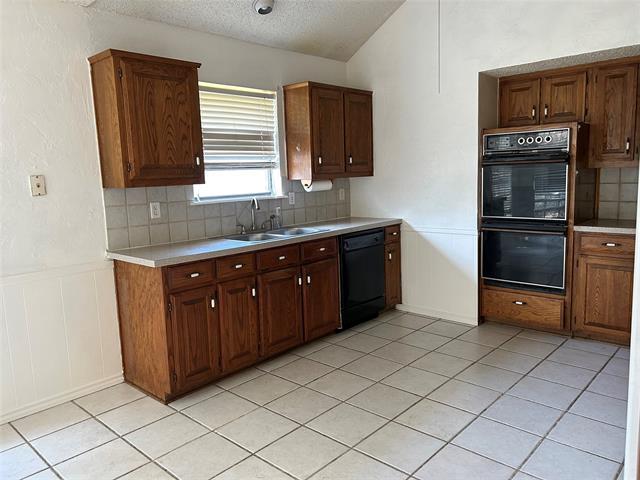 Building Photo - 2517 Rich Oak Dr