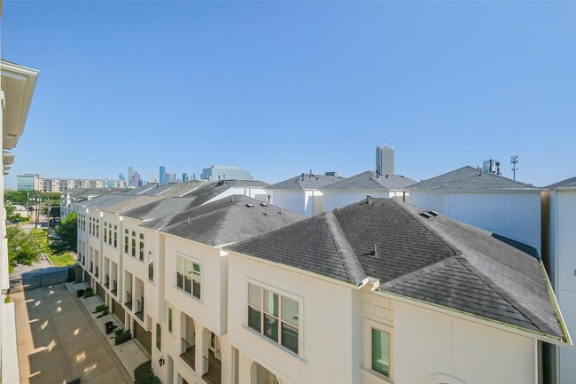Building Photo - 4015 Lillian St