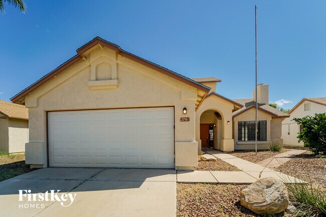 Primary Photo - 2701 W Camino De La Joya