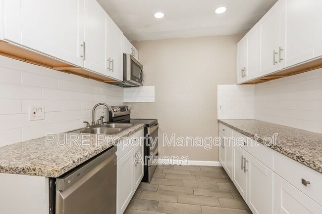 Building Photo - 100 W Gary Dr