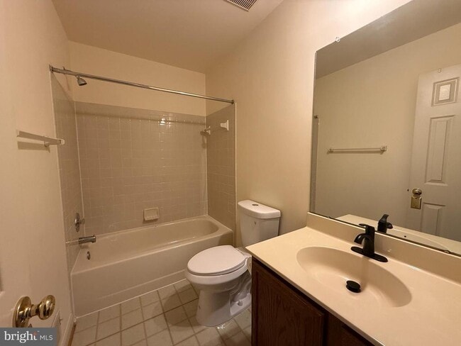Building Photo - 58 Drumcastle Ct