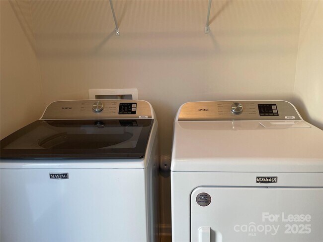 Building Photo - 403 Wescott St