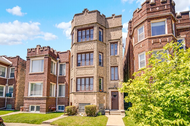 Primary Photo - 7428 S Bennett Ave