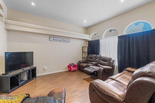 Building Photo - 2297 Lisa Sherr St