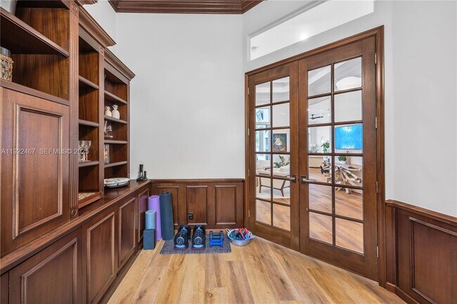 Building Photo - 2589 Mayfair Ln