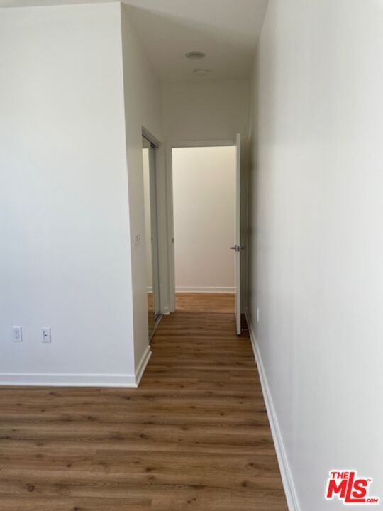 Building Photo - 1427 1/2 Waterloo St