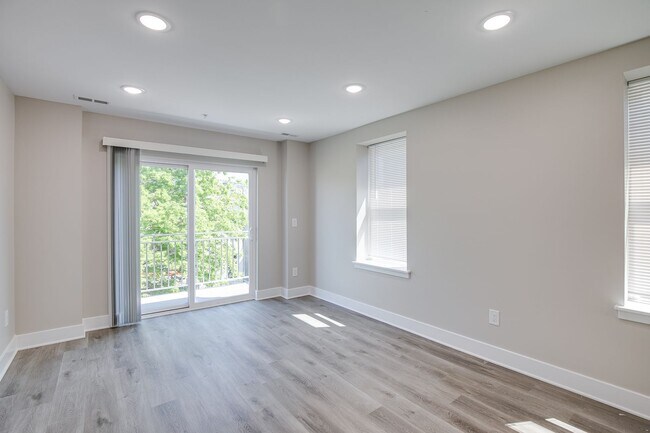 Building Photo - 2017 N College Ave