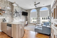 Building Photo - 219 W Broughton St