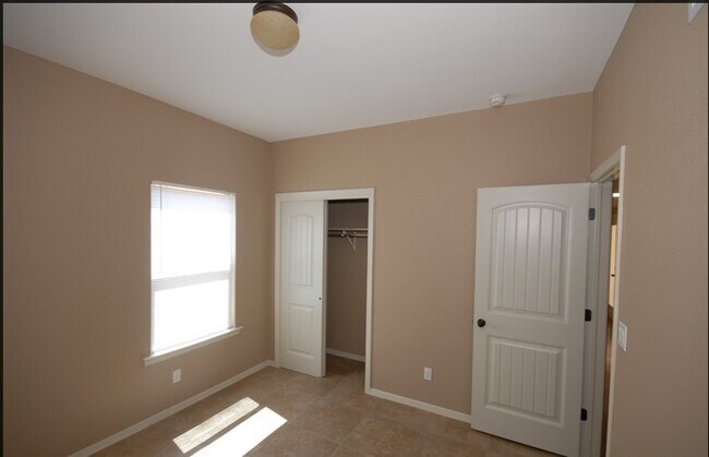 Building Photo - 14302 Pancho Gonzalez Ct