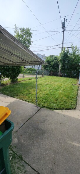 Small backyard - 104 E 2nd St
