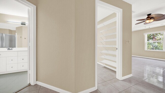 Building Photo - 13255 Royale Sabal Ct