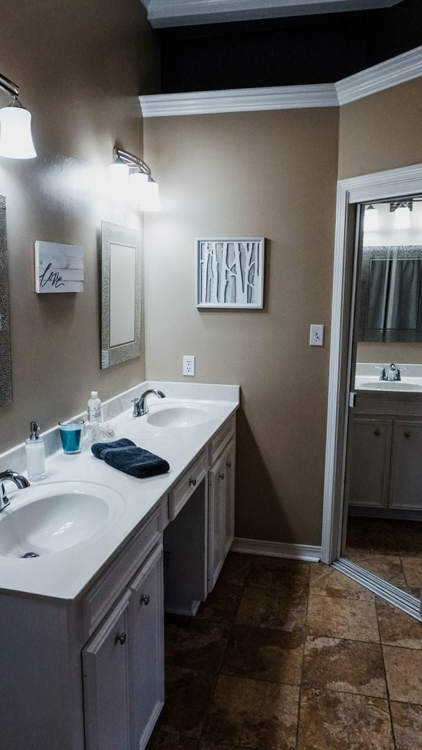 Building Photo - 3 Bedroom 2 Baths 2000 sq/ft in Stockwell