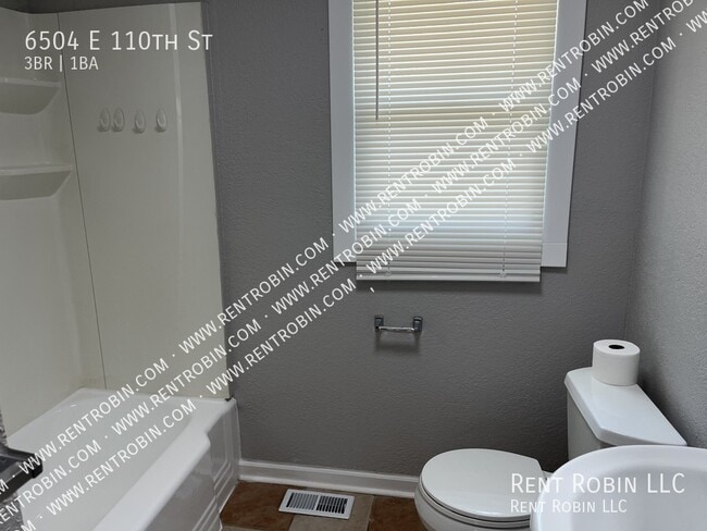 Building Photo - 6504 E 110th St