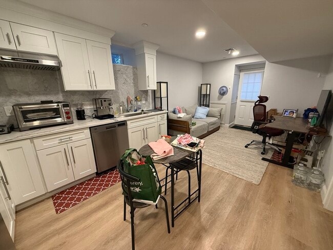 Building Photo - 34 Jamaica Rd