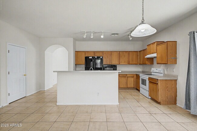 Building Photo - 13271 W Clarendon Ave