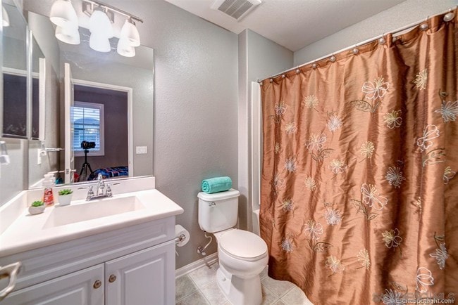 Building Photo - 1862 Hazel Ct