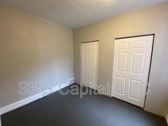 Building Photo - 116 Neater St