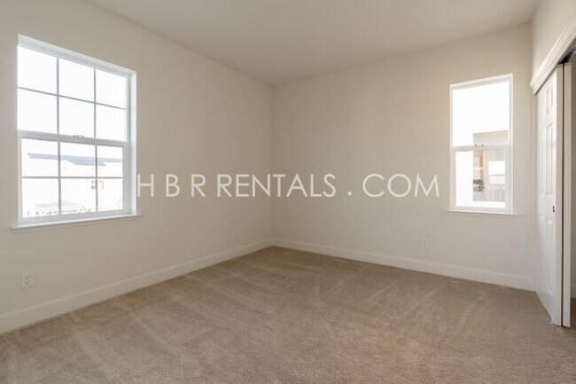 Building Photo - Spacious 4-Bedroom with 3 Full Baths in Tracy – Your Next Rental Home Awaits!