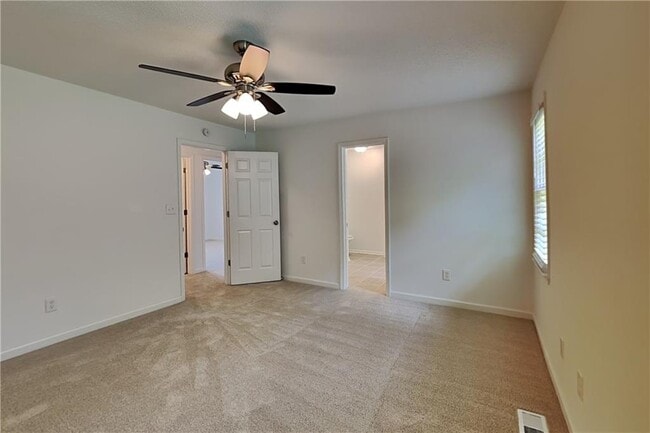 Building Photo - 297 Graison Ln
