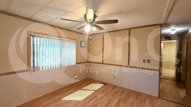Building Photo - 2701 E Allred Ave