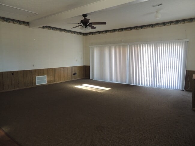 Building Photo - 2549 Bogese Dr