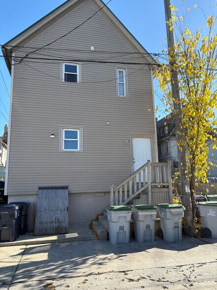 back - 1657 S 11th St