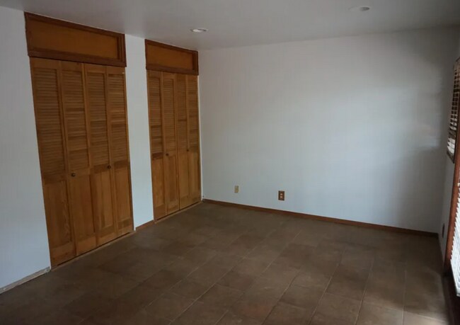 Building Photo - 630 Pine Spring Ln