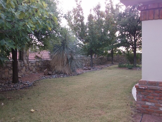 Building Photo - 6284 Wildwood Ct