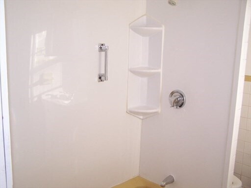 Building Photo - 427 N Main St