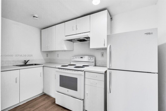 Building Photo - 8329 NW 5th Ave