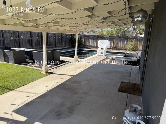 Building Photo - 1037 Kings Rd