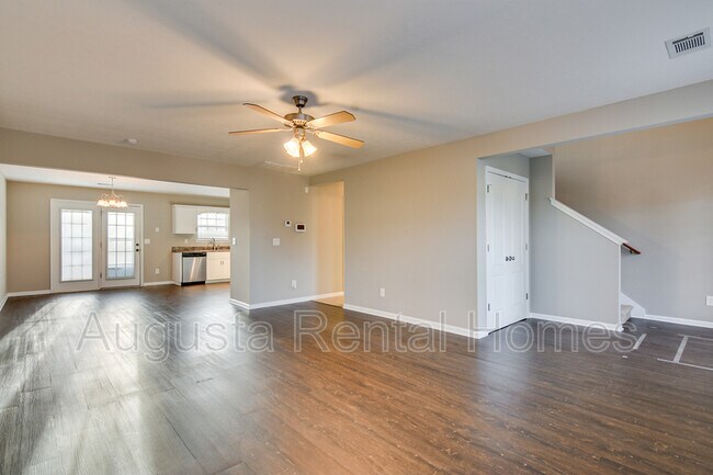 Building Photo - 733 Keyes Dr