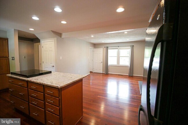 Building Photo - 13210 Nickleson Dr
