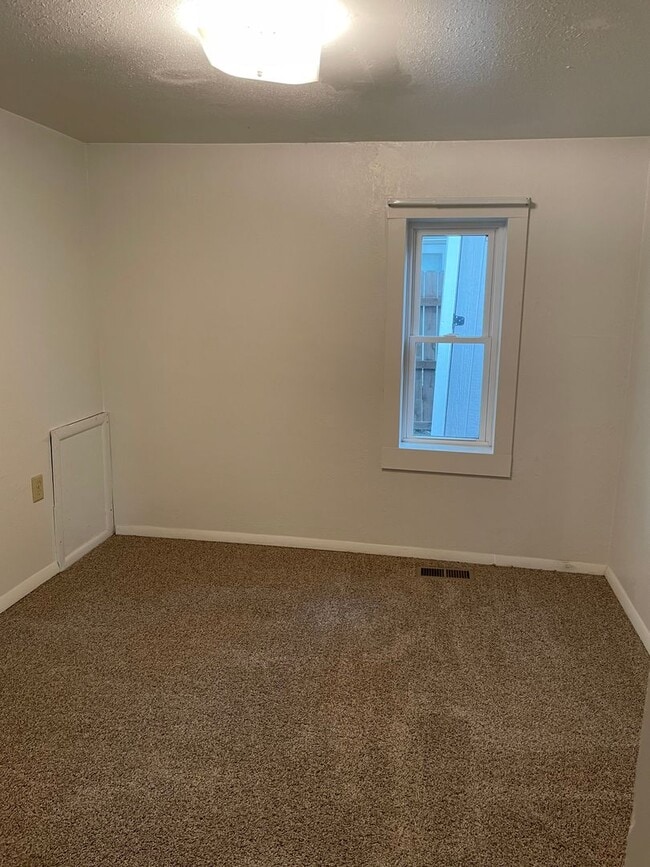 Building Photo - Quaint home in downtown Gillette