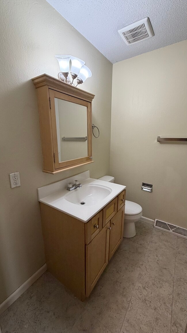 Building Photo - 1109 33rd Ave N