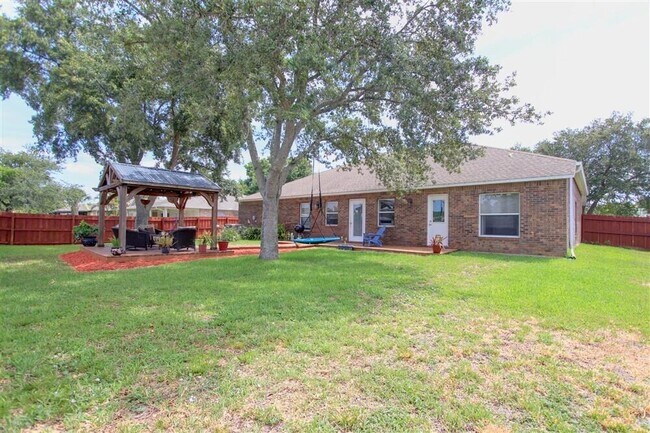 Building Photo - 125 Palm Cir