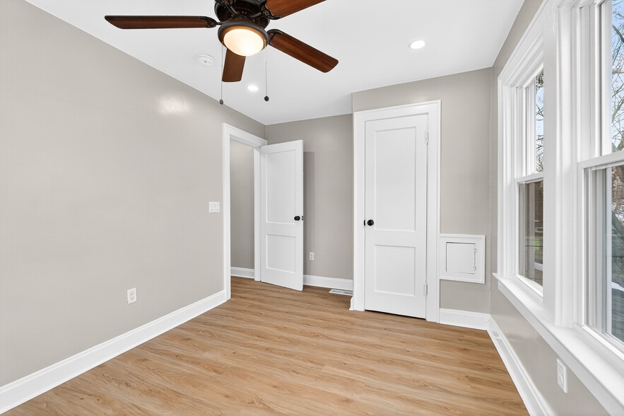 Building Photo - 1234 S Champion Ave