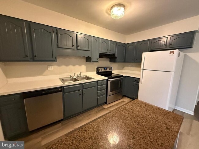 Building Photo - 4 Manchester Ct