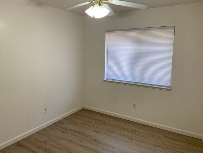 Building Photo - Love Where You Live - Beautiful Home in Turlock