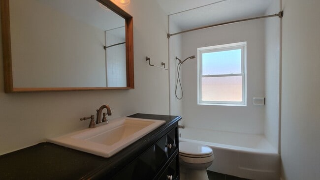Building Photo - Coming Soon! Old Town Charm! 2 Bedroom Hou...