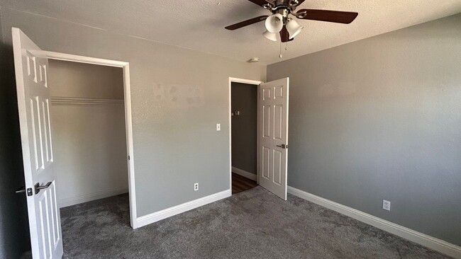 Building Photo - 3916 Pheasant Ln