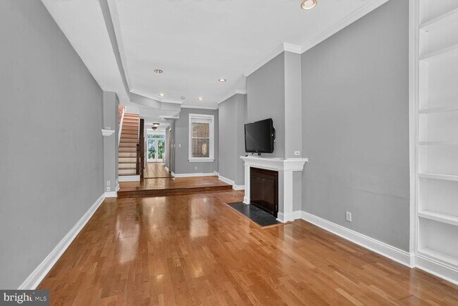 Building Photo - 1537 5th St NW