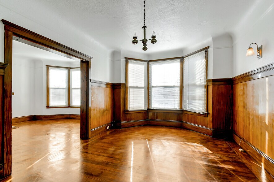 Building Photo - 382 29th St