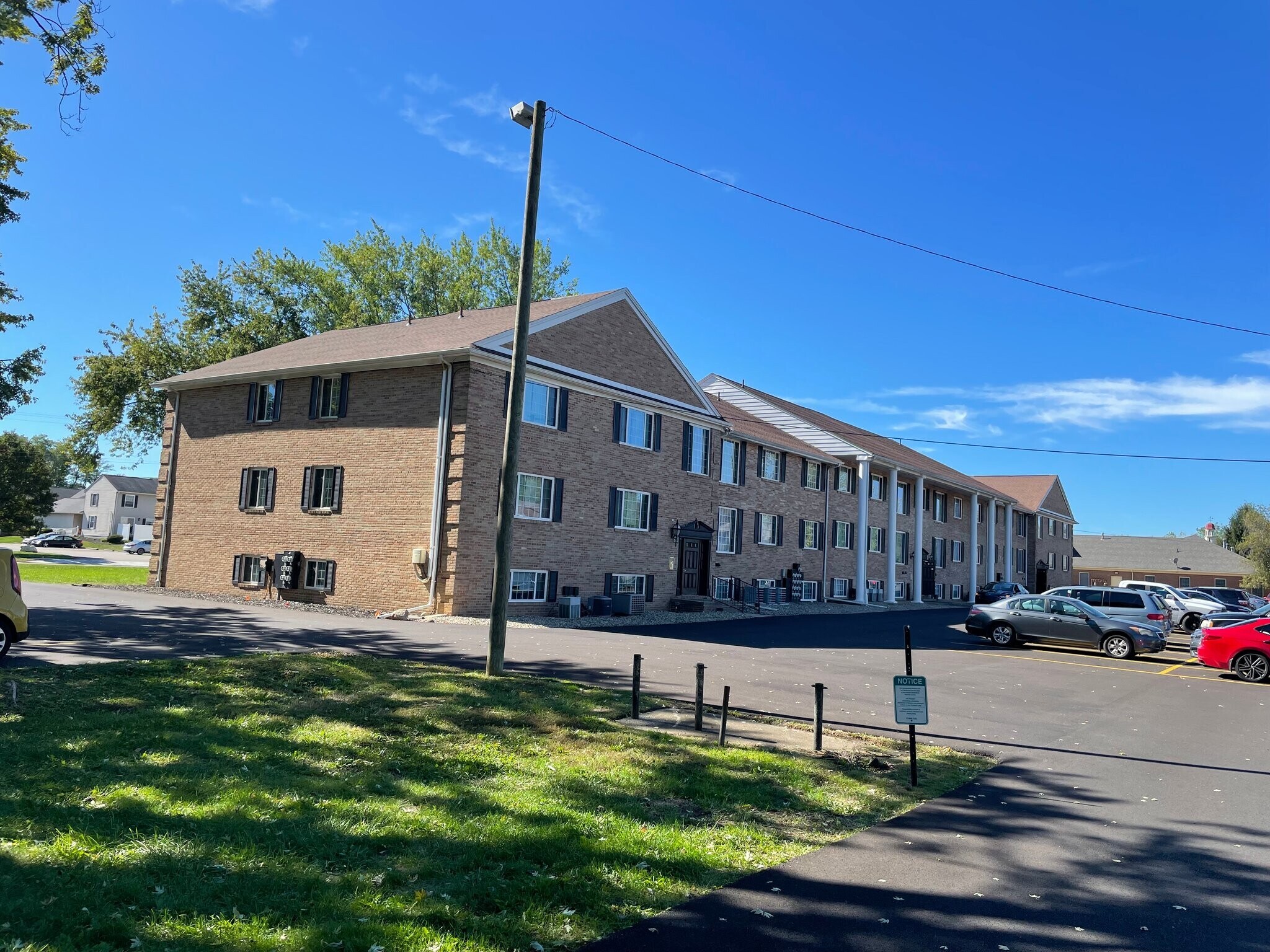 Building Photo - 4600 Applegrove St NW