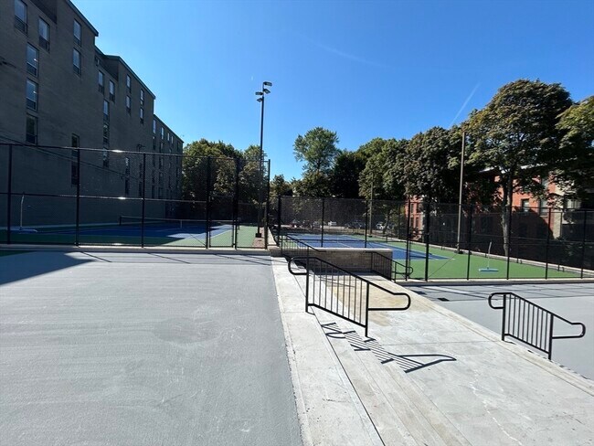 Building Photo - 77 Pond Ave