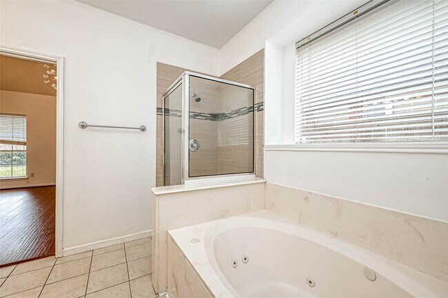 Building Photo - 17935 Western Pass Ln