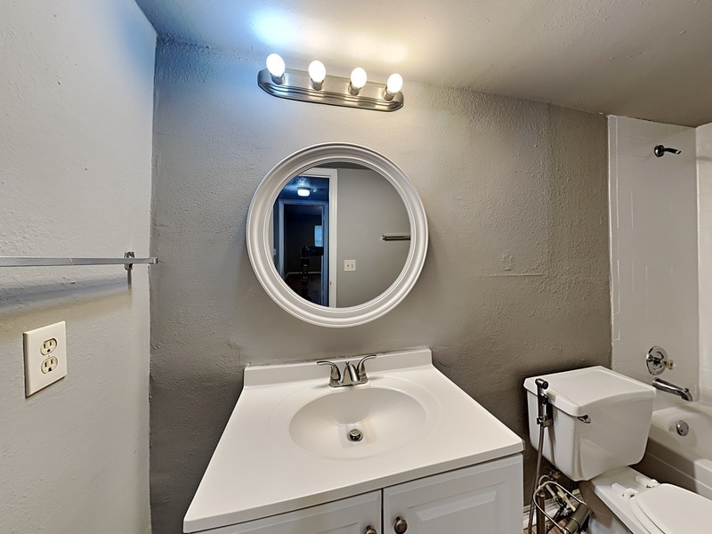 Building Photo - 476 Banyon Tree Cir