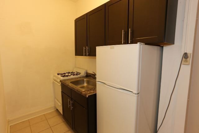 Building Photo - 2849 N Burling St