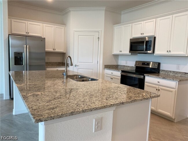 Building Photo - 14662 Cantabria Dr